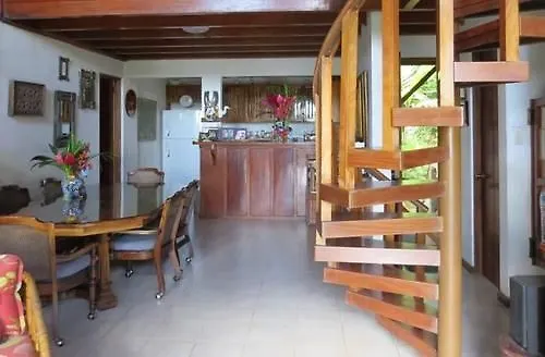 Chalet Nicholas Bed & Breakfast *